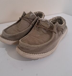 Hey Dude Men's Loafers in Khaki Mens Size 9